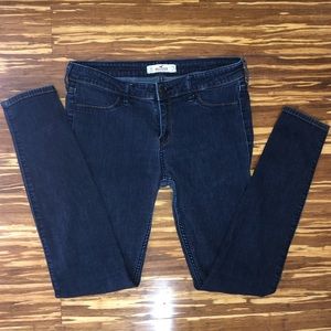Hollister 9L dark wash jeggings